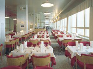 The photo shows the Lasipalatsi restaurant dining room designed by Martti Lukander