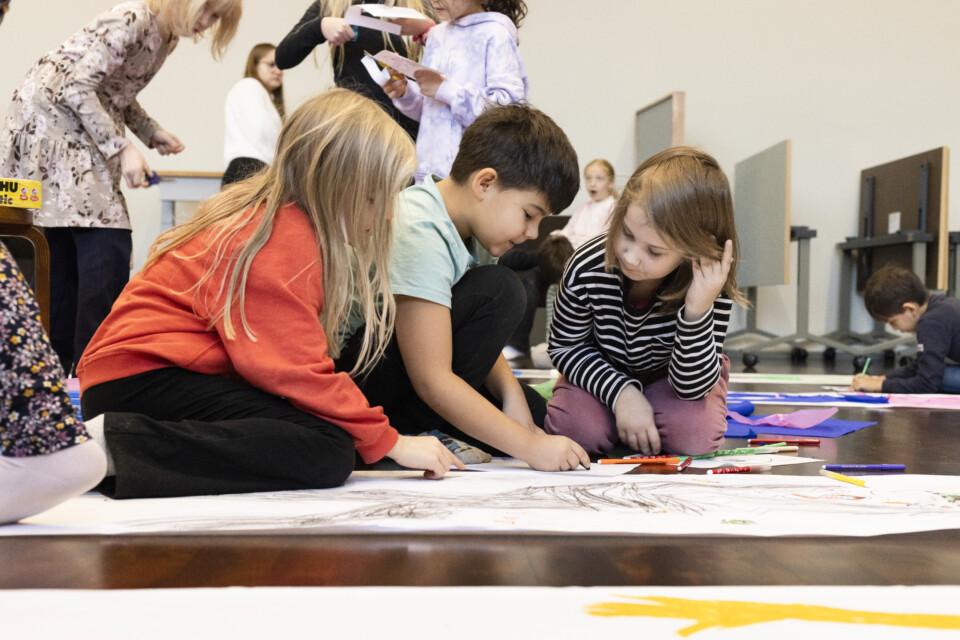 Käpylän peruskoulun oppilaat tutkivat Designakatemiassa omia tuntemuksiaan ja suhdettaan ympäröivään tilaan.